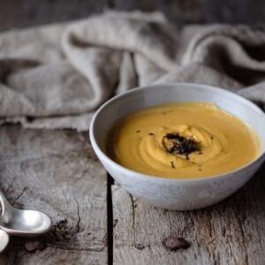 Crema o puré Crema hecha con verduras de temporada en Madrid